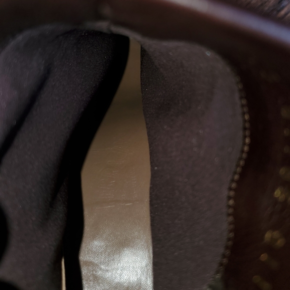 Beautiful Ferragamo Booties - Picture 11 of 15